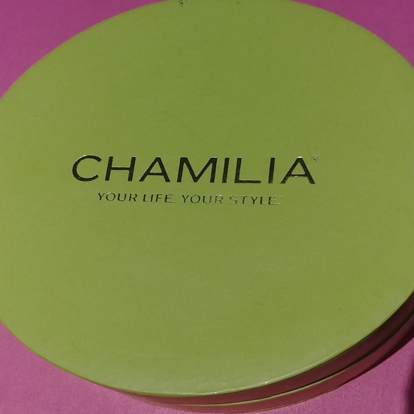 New Chamilia Silver Infinity Earrings With CZ - Picture 6 of 10